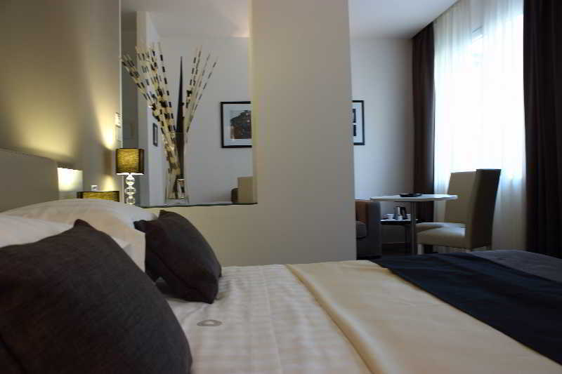 สเตลเล โฮเต็ล เดอะ บิสสิเนสต์ Hotel เนเปิลส์ ภายนอก รูปภาพ